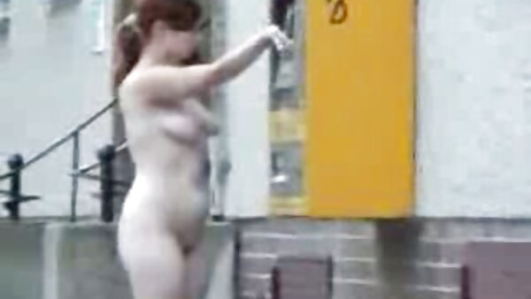Der vollbusige, blonde, dreckige sexvideo vater tochter Shay Laren fingert auf der Treppe